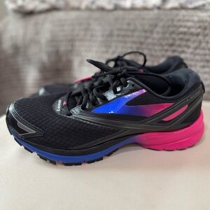Brooks Women’s Launch 4 Shoes Black, Pink, and Blue size 9
